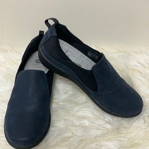 CloudSteppers by Clarks Women’s Slip on Soft Cushion Shoes/Size:6 1/2M